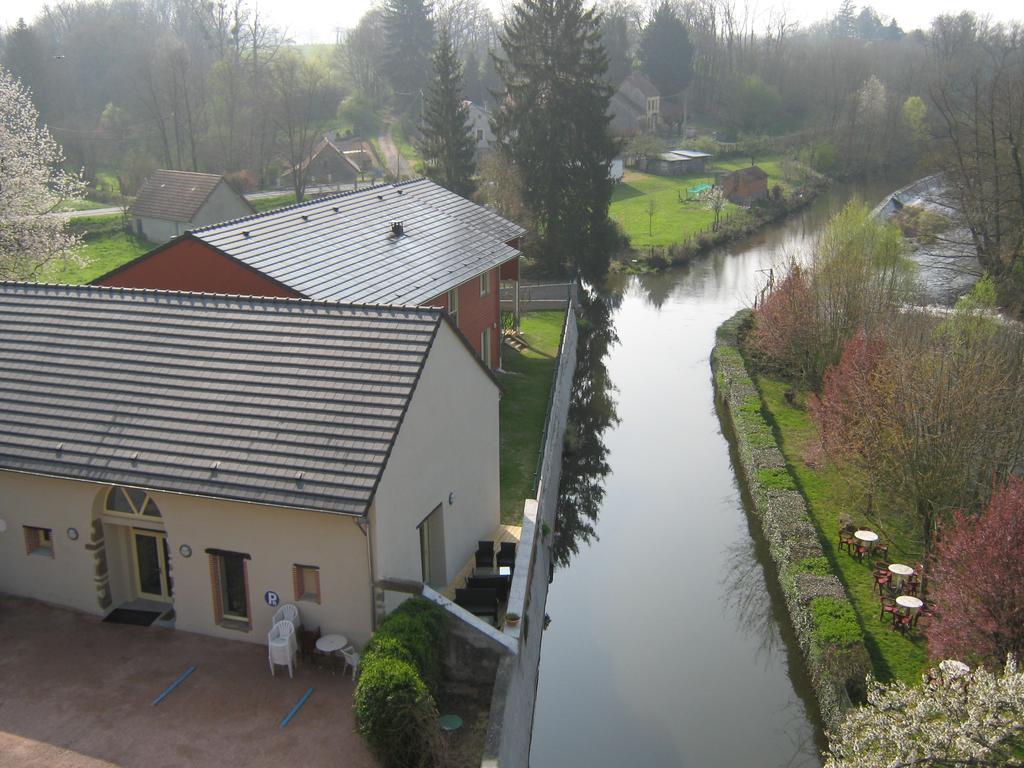 Auberge Du Moulin Marin Lapalisse Eksteriør bilde